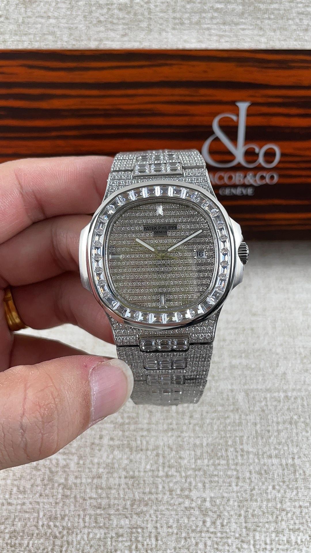 NO:157459,Patek Philippe Nautilus full diamond series!  ,,patek philippe19860909百达翡丽鹦鹉螺满钻系列！,,patek philippe,Watch