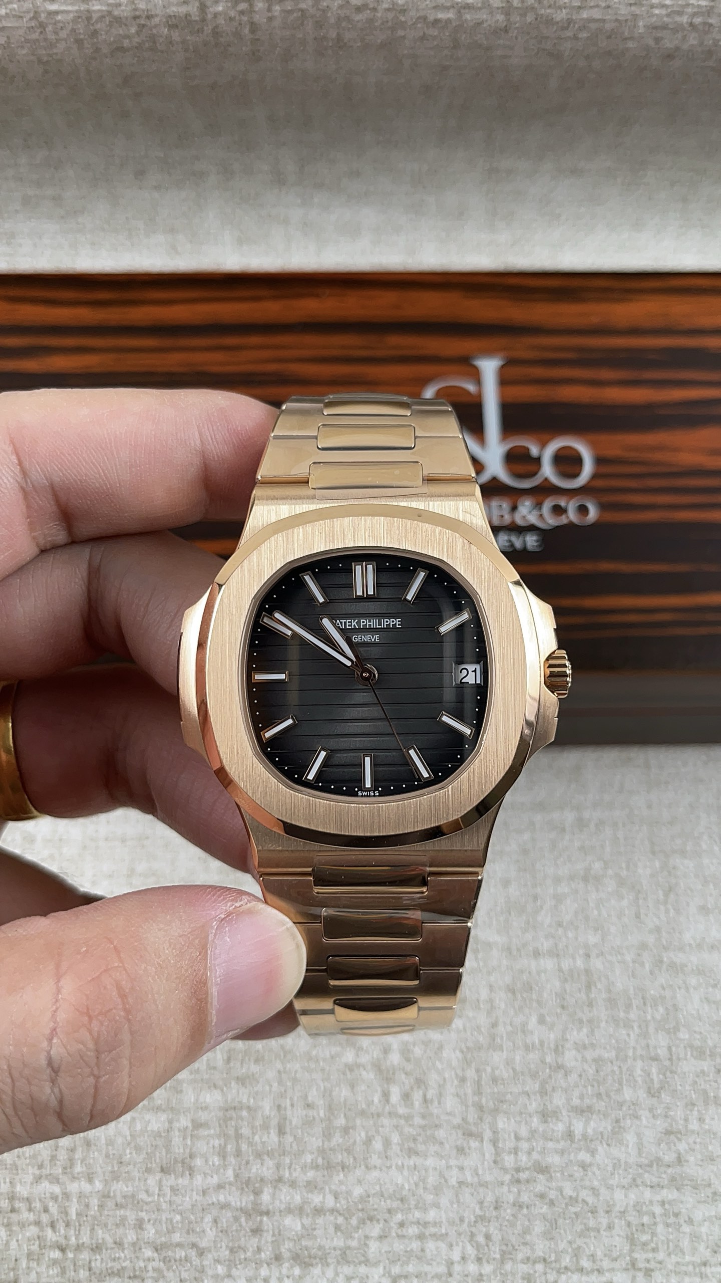 NO:158528,3K!  Patafil Rose Gold Nautilus Grey Disk Series!  Paired with 324 all-in-one machine!  ,198609093K！百达斐丽玫瑰金鹦鹉螺灰盘系列！搭配324一体机！,,Watch