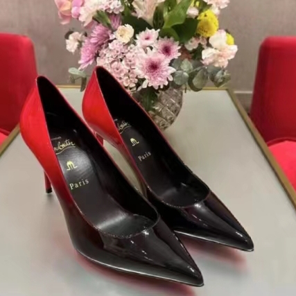 NO:100234,High-end custom Gradient Classic Series H8.5Cm, size 34-42., Customized models are not refundable or exchanged. 9039-001a. Gradient black and red patent leather, black sheepskin, big bottom trademark buckle Standard European code Reference: 9039-001a Color:red/black Material:patent leather Lining:red goat leather Heel height:8.5Cm Sole:leather sole Size:EUR 34-42 (US 4-11):,,christian louboutin,sheepskin19860909高端订制 渐变精典款系列 H8.5Cm,尺码34-42码.,订制款不退不换.9039-001a.渐变黑红漆皮,黑色羊皮里,大底商标扣 标准欧码 Reference:9039-001a Color:red/black Material:patent leather Lining:red goat leather Heel heigh:8.5Cm Sole:leather sole Size:EUR 34－42（US 4一11) :,,christian louboutin,sheepskin,Women's Shoes
