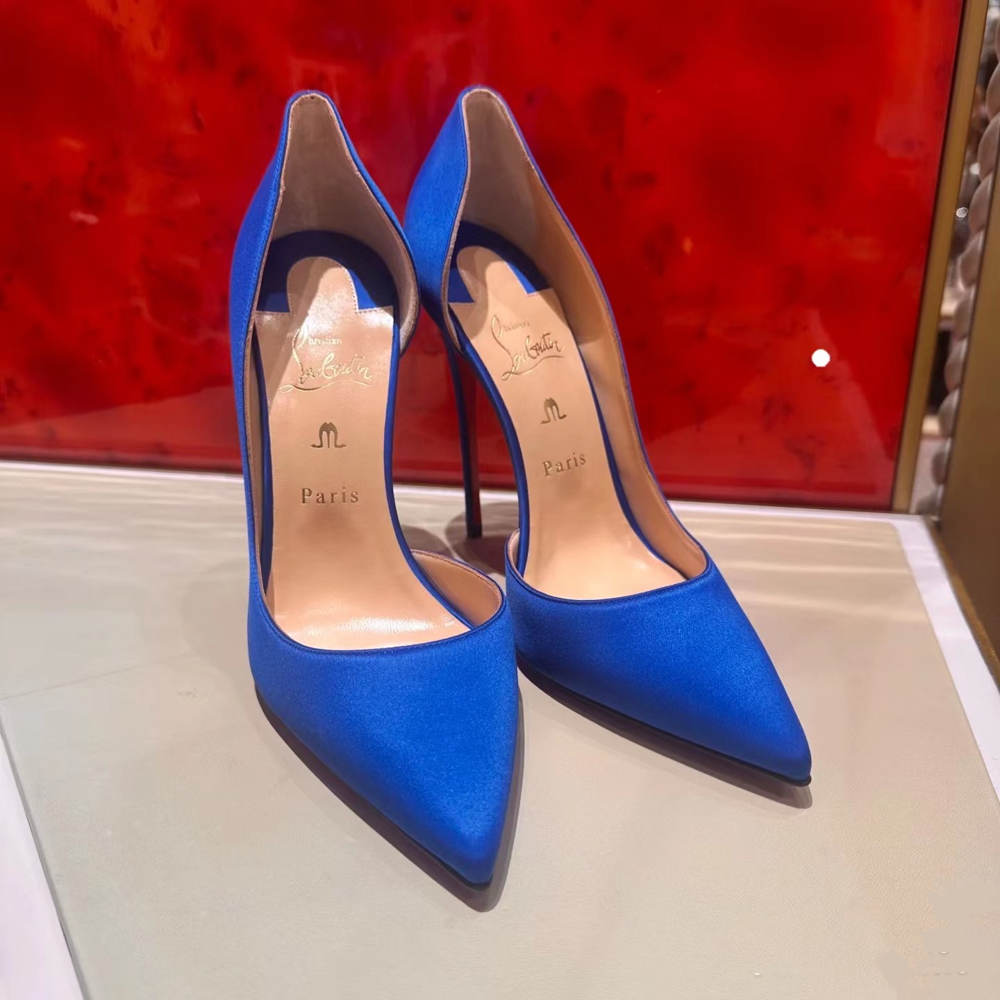 NO:100441,High-end customization 2025 spring and summer classic series!  H10Cm, size 34-42.8870-001 blue imported silk, apricot sheepskin. The big bottom trademark is deducted for customization, no return or exchange, the official website is synchronized. Standard European code Reference:8870-001 Color:blue Material:pure silk Lining:goat leather Heel height:10Cm Sole:leather sole Size:EUR 34-42 (US 4-11):,,christian louboutin,sheepskin,real silk19860909高端订制 2025春夏精典款系列！ H10Cm,尺码34-42码.8870-001蓝进口真丝,杏羊皮里.大底商标扣订制款,不退不换,官网同步 标准欧码 Reference:8870-001 Color:blue Material:pure silk Lining:goat leather Heel heigh:10Cm Sole:leather sole Size:EUR 34－42（US 4一11) :,,christian louboutin,sheepskin,real silk,Women's Shoes