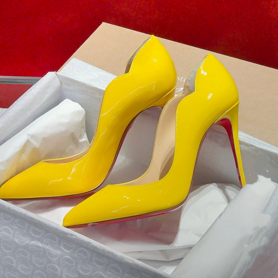 NO:100466,High-end customization 2025 spring and summer classic fan style series! H10Cm, size 34-42. Customized versions are not refundable or exchanged. 9033-Fan lemon yellow slim skin. Apricot sheepskin, big bottom trademark slim website synchronization Standard European code Reference:9033- Color:yellow Material:patent leather Lining:goat leather Heel height:10Cm Sole:leather sole Size:EUR 34-42 (US 4-11):,,christian louboutin,sheepskin19860909高端订制 2025春夏精典扇面款系列！ H10Cm,尺码34-42码.订制款不退不换9033-扇面檸檬黄柒皮.杏羊皮里,大底商標扣官网同步 标准欧码 Reference:9033- Color:yellow Material:patent leather Lining:goat leather Heel heigh:10Cm Sole:leather sole Size:EUR 34－42（US 4一11) :,,christian louboutin,sheepskin,Women's Shoes