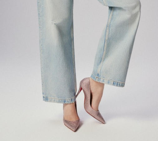 NO:100578,High-end customization 2025 spring and summer classic series! H10Cm, size 34-42. Genuine leather large sole, custom-made models are not refundable or exchanged. Q18-002. Champagne gold base, fantasy colored imitation of Aoi Diamond. Champagne gold sheepskin. Ai Biao. Official website picture Standard European code Reference:Q18-002 Color:gold/gold Material:cowhide Lining:goat leather Heel height:10cm Sole:leather sole Size:EUR 34-42 (US 4-11):,,christian louboutin,sheepskin,Leather soles19860909高端订制 2025春夏精典款系列！ H10Cm,尺码34-42码. 真皮大底,订制款不退不换.Q18-002.香槟金底幻彩仿奥钻.香槟金羊皮里.愛标.官网图 标准欧码 Reference:Q18-002 Color:gold/gold Material:cowhide Lining:goat leather Heel heigh:10cm Sole:leather sole Size:EUR 34－42（US 4一11) :,,christian louboutin,sheepskin,Leather soles,Women's Shoes