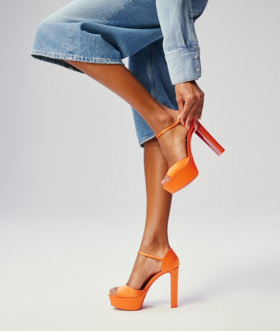 NO:100777,High-end customization 2025 spring and summer classic water table style series!  H13Cm, water table: 4Cm, size 34-41. Customized version, no return or exchange, L1053-004. Imported orange silk. Orange sheepskin. Official website picture Standard European code Reference: L1053-004 Color:orange/orange Material:pure silk Lining:red goat leather Heel height:13Cm Platforms:4Cm Sole:leather sole Size:EU 34-41 (US 4-11):,,christian louboutin,tom ford, sheepskin,real silk19860909高端订制 2025春夏精典水台款系列！ H13Cm,水台:4Cm、尺码34-41码.订制款,不退不换L1053-004.进口桔色真丝.桔色羊皮里. 官网图 标准欧码 Reference:L1053-004 Color:orange/orange Material:pure silk Lining:red goat leather Heel heigh:13Cm Platforms:4Cm Sole:leather sole Size:EU 34－41（US 4一11) :,,christian louboutin,tom ford,sheepskin,real silk,Women's Shoes