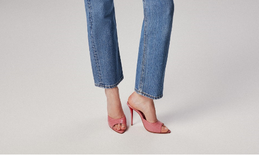 NO:337360,High-end custom Autumn and Winter Crocodile Classic Series!  H10Cm, size 34-42. Genuine leather large sole, custom-made models are not returned or exchanged. L57-001. Rose red crocodile pattern leather. Rose red envelope sheepskin. Standard European code Official website picture Reference:L57-001 Color:rose/rose Material:crocodile leather Lining:goat leather Heel height:10cm Sole:leather sole Size:EUR 34-42 (US 4-11):,,christian louboutin,sheepskin,Leather soles19860909高端订制 秋冬鳄鱼精典款系列！ H10Cm,尺码34-42码.真皮大底,订制款不退不换.L57-001.玫红鳄鱼纹皮.玫红包羊皮里. 标准欧码 官网图 Reference:L57-001 Color:rose/rose Material:crocodile leather Lining:goat leather Heel heigh:10cm Sole:leather sole Size:EUR 34－42（US 4一11) :,,christian louboutin,sheepskin,Leather soles,Women's Shoes