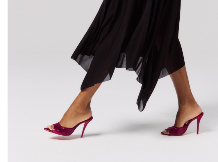 NO:574045,High-end customized autumn and winter classic series!  H10Cm, size 34-42. Genuine leather outsole, customized models are non-returnable and non-exchangeable. L57-001. Burgundy velvet leather. Burgundy sheepskin lining. Standard European size. Official website picture Reference: L57-001 Color: wine/wine Material: velver Lining: goat leather Heel heigh: 10cm Sole: leather sole Size: EUR 34-42 (US 4-11)  :,,christian louboutin,louis vuitton,sheepskin,real silk,Leather soles19860909高端订制 秋冬精典款系列！ H10Cm,尺码34-42码.真皮大底,订制款不退不换.L57-001.酒红真丝绒皮.酒红羊皮里. 标准欧码 官网图 Reference:L57-001 Color:wine/wine Material:velver Lining:goat leather Heel heigh:10cm Sole:leather sole Size:EUR 34－42（US 4一11) :,,christian louboutin,louis vuitton,sheepskin,real silk,Leather soles,Women's Shoes