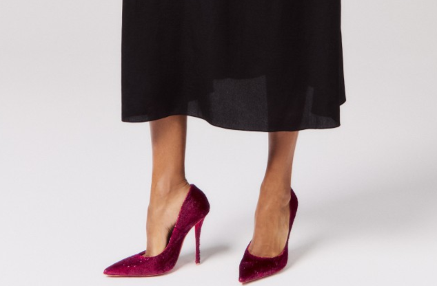 NO:574048,High-end customized autumn and winter classic series! H10Cm, size 34-42. Genuine leather outsole, customized models are non-returnable and non-exchangeable. Q18-003. Burgundy velvet, burgundy sheepskin lining. Love label. Official website picture Standard European code Reference: Q18-003 Color: wine/wine Material: cowhide Lining: goat leather Heel heigh: 10cm Sole: leather sole Size: EUR 34-42 (US 4-11):,,christian louboutin,sheepskin,real silk,Leather soles19860909高端订制 秋冬精典款系列！ H10Cm,尺码34-42码. 真皮大底,订制款不退不换.Q18-003.酒红真丝绒,酒红羊皮里.愛标. 官网图 标准欧码 Reference:Q18-003 Color:wine/wine Material:cowhide Lining:goat leather Heel heigh:10cm Sole:leather sole Size:EUR 34－42（US 4一11) :,,christian louboutin,sheepskin,real silk,Leather soles,Women's Shoes