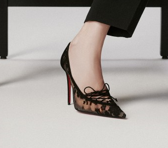 NO:643327,High-end customized autumn and winter classic series!  H10Cm, size 34-42. Genuine leather outsole, customized models are non-returnable and non-exchangeable. Q829024-001. Black imported embroidered lace velvet. Black deerskin. Black sheepskin lining. Official website picture Standard European code Reference: Q829024-001 Color: black/black Material: veau velours Lining: goat leather Heel heigh: 10cm Sole: leather sole Size: EUR  34-42 (US 4-11):,,christian louboutin,sheepskin,Leather soles19860909高端订制 秋冬精典款系列！ H10Cm,尺码34-42码. 真皮大底,订制款不退不换.Q829024-001.黑进口绣花蕾丝绒.黑色鹿皮.黑羊皮里. 官网图 标准欧码 Reference:Q829024-001 Color:black/black Material:veau velours Lining:goat leather Heel heigh:10cm Sole:leather sole Size:EUR 34－42（US 4一11) :,,christian louboutin,sheepskin,Leather soles,Women's Shoes