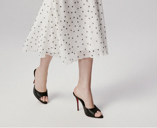 NO:711546,High-end customized 2026 spring and summer classic series!  H10Cm, size 34-42. Genuine leather outsole, customized models are non-returnable and non-exchangeable. L57-001. Black leather. Black sheepskin lining. Standard European size. Official website picture Reference: L57-001 Color: black/black Material: patent leather Lining: goat leather Heel heigh: 10cm Sole: leather sole Size: EUR 34-42 (US 4-11)  :,,christian louboutin,sheepskin,Leather soles19860909高端订制 2026春夏精典款系列！ H10Cm,尺码34-42码. 真皮大底,订制款不退不换.L57-001.黑色柒皮.黑色羊皮里. 标准欧码 官网图 Reference:L57-001 Color:black/black Material:patent leather Lining:goat leather Heel heigh:10cm Sole:leather sole Size:EUR 34－42（US 4一11) :,,christian louboutin,sheepskin,Leather soles,Women's Shoes