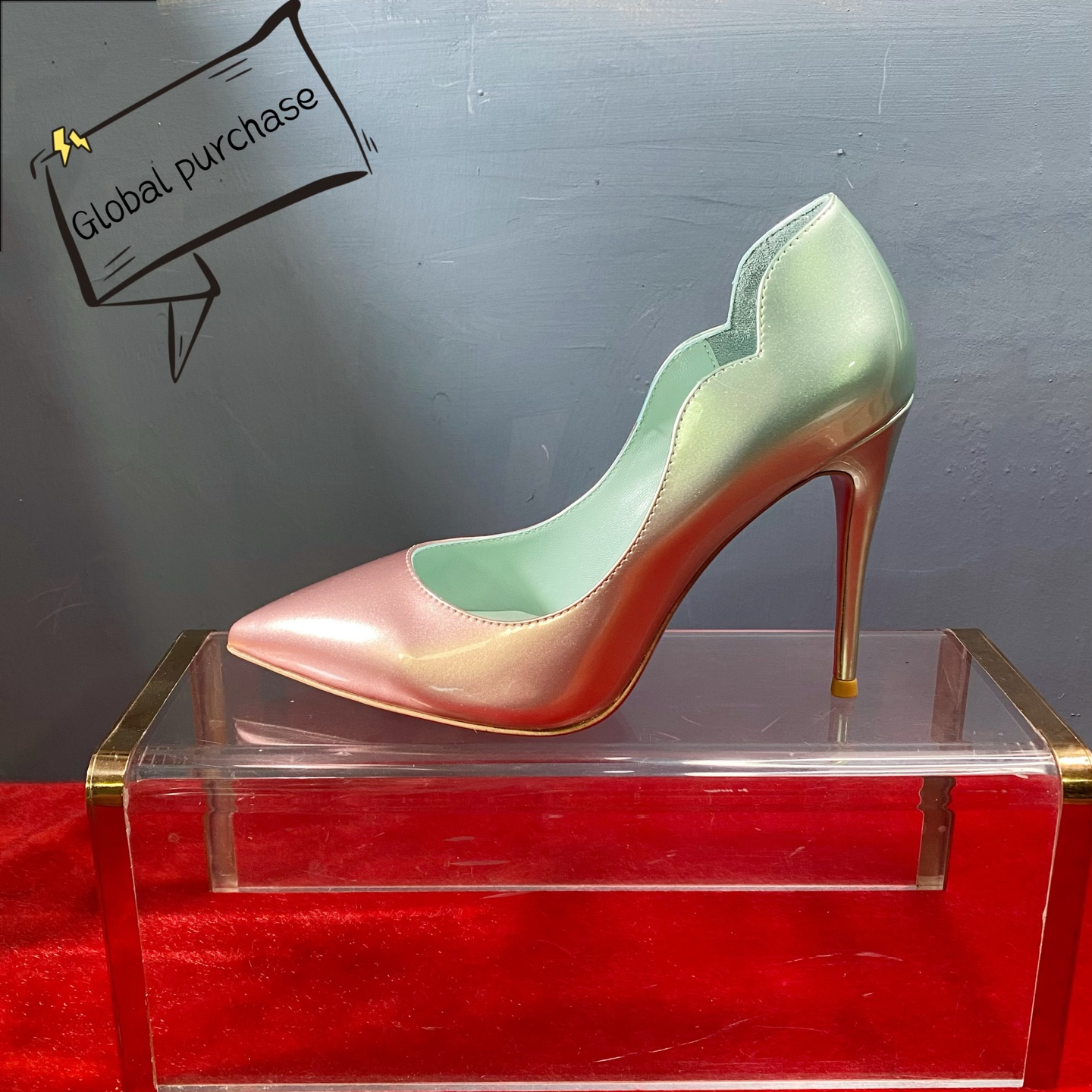 NO:774063,High-end customized 2026 spring and summer gift shoes fan style classic series! H10Cm, size 34-42. Customized models are non-returnable and non-exchangeable. 9033-Fan-shaped fruit green and pink gradient. Fruit green sheepskin lining, official website synchronization Standard European code Reference:9033- Color: pink/green Material: patent leather Lining: goat leather Heel high: 10Cm Sole: leather sole Size: EUR 34-42 (US 4-11):,,christian loudoutin,sheepskin19860909高端订制 2026春夏礼鞋扇面款精典系列！ H10Cm,尺码34-42码.订制款不退不换.9033-扇面果綠粉渐变. 果绿色羊皮里,官网同步 标准欧码 Reference:9033- Color:pink/green Material:patent leather Lining:goat leather Heel heigh:10Cm Sole:leather sole Size:EUR 34－42（US 4一11) :,,christian louboutin,sheepskin,Women's Shoes