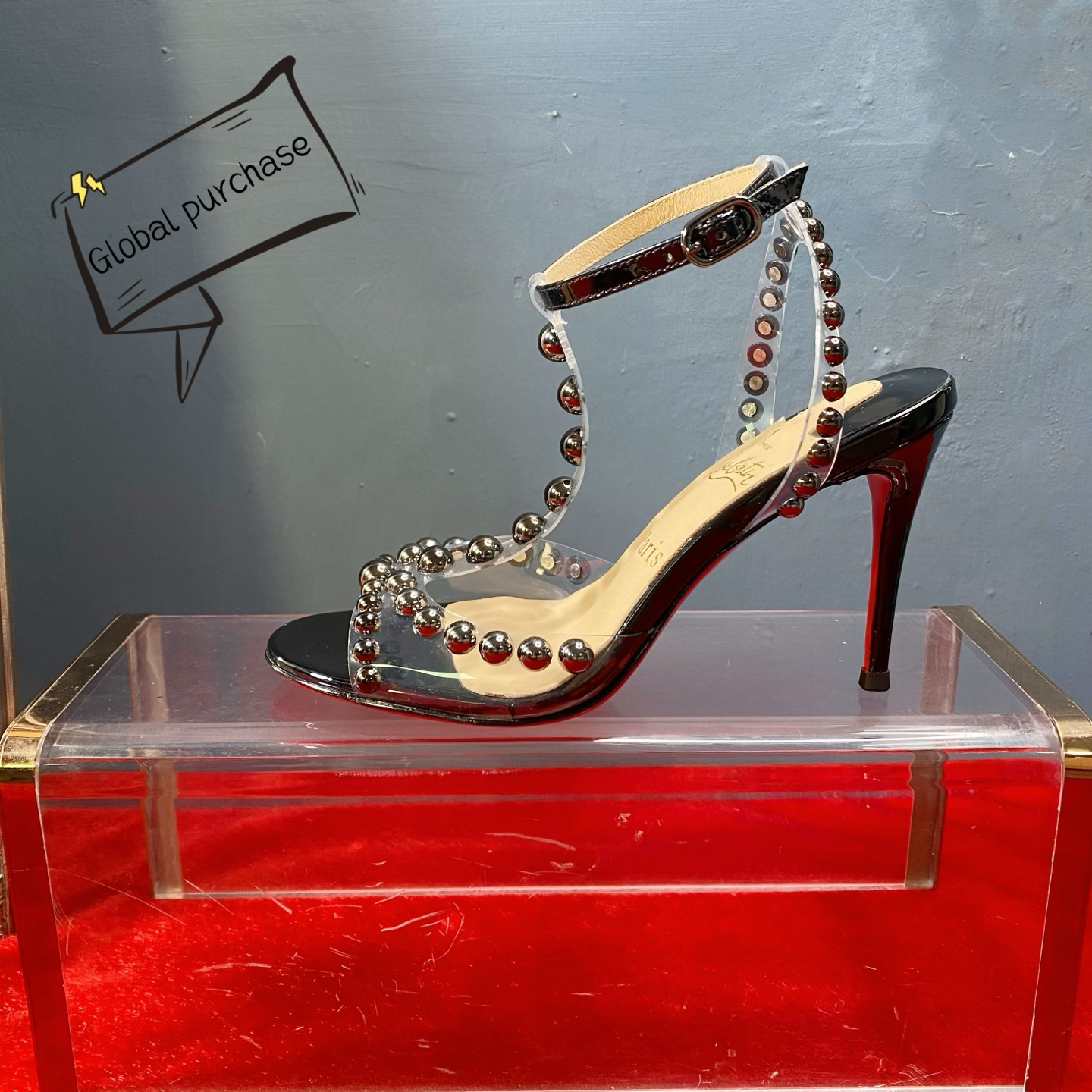 NO:774081,High-end customized 2026 spring and summer classic series! H8.5Cm, size 34-42. Customized model, leather outsole, L39-029 black leather, black rivets. Official website synchronization. Standard European code Reference: L39-029 Color: black Material: patent leather Lining: goat leather Heel high: 8.5Cm Sole: leather sole Size: EU 34-42 (US 4-11):,,christian Louboutin,Leather soles19860909高端订制 2026春夏精典款系列！ H8.5Cm,尺码34-42码.订制款,真皮大底,L39-029黑柒皮,黑色铆釘.官网同步. 标准欧码 Reference:L39-029 Color:black Material:patent leather Lining:goat leather Heel heigh:8.5Cm Sole:leather sole Size:EU 34－42（US 4一11) :,,christian louboutin,Leather soles,Women's Shoes