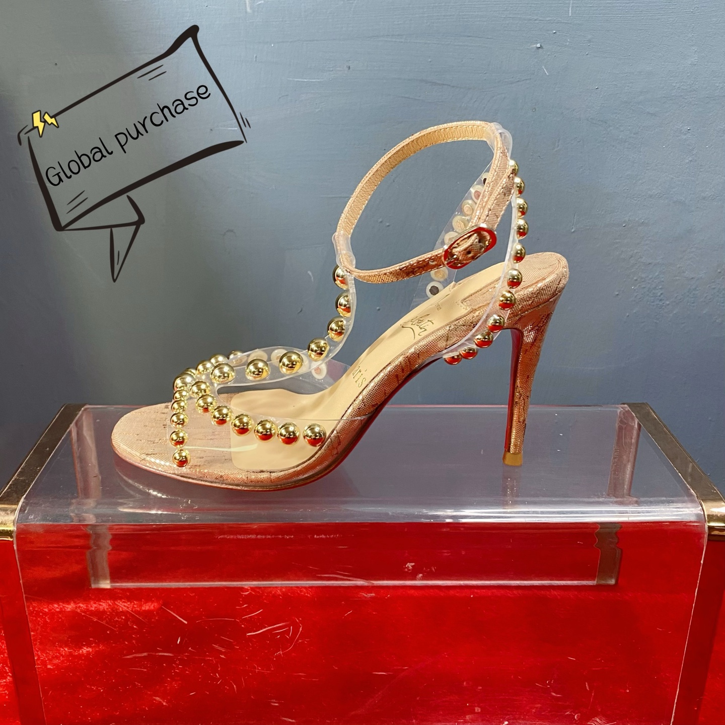 NO:774087,High-end customized 2026 spring and summer classic series! H8.5Cm, size 34-42. Customized model, genuine leather outsole, L39-029. Gold wood grain leather, gold rivets. Official website synchronization. Standard European code Reference: L39-029 Color: gold Material: patent leather Lining: goat leather Heel high: 8.5Cm Sole: leather sole Size: EU 34-42 (US 4-11):,,christian Louboutin,Leather soles19860909高端订制 2026春夏精典款系列！ H8.5Cm,尺码34-42码.订制款,真皮大底,L39-029.金木紋皮,金色铆釘.官网同步. 标准欧码 Reference:L39-029 Color:gold Material:patent leather Lining:goat leather Heel heigh:8.5Cm Sole:leather sole Size:EU 34－42（US 4一11) :,,christian louboutin,Leather soles,Women's Shoes