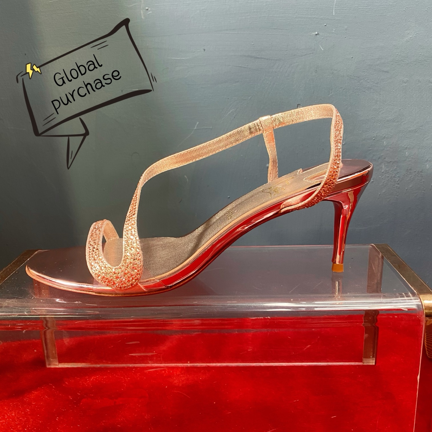 NO:774122,High-end customized 2026 classic sandals series! H7Cm, size 34-42. Customized, non-returnable and non-exchangeable, official website synchronized. L38 - Champagne gold mirror. Champagne gold sheepskin lining, Xianglang Yanbin imitation Austrian diamond. Official website synchronized. Standard European code Reference: L38- Color: golden/gold Material: cowhaif Lining: goat leather Heel heigh: 7Cm Sole: leather sole Size: EUR 34-42 (US 4-11) :,,christian louboutin,sandals,sheepskin19860909高端订制 2026凉鞋精典款系列！ H7Cm,尺码34-42码. 订制不退不换官网同步.L38－香槟金镜面.香槟金羊皮里,香楞嚴槟仿奧钻.官网同步. 标准欧码 Reference:L38- Color:golden/gold Material:cowhaif Lining:goat leather Heel heigh:7Cm Sole:leather sole Size:EUR 34－42（US 4一11) :,,christian louboutin,sandals,sheepskin,Women's Shoes