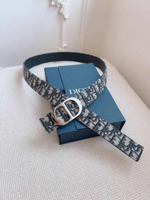 Dior Oblique Canvas and Black Calfskin Belt, 3.5 cm Width 1 “Dior” Dior , Oblique Lan cloth /black cowhide quality is undoubtedly not better, only the best size is 3.5 cm