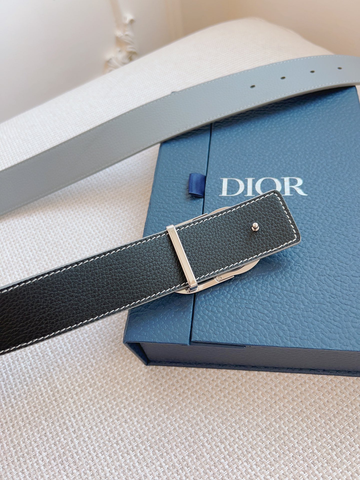 Dior DIOR迪奥，黑色/灰色全皮 品质毋庸置疑 没有更好 只有最好 尺寸3.5厘米