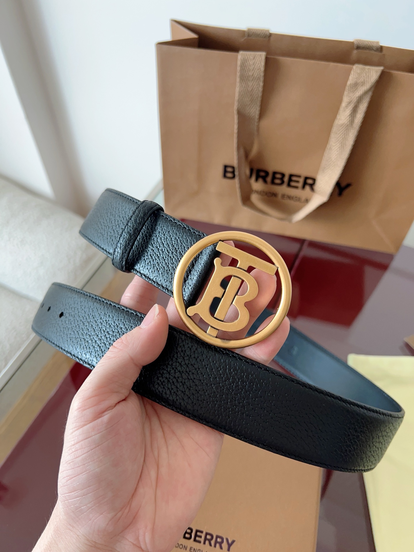 Burberry 博柏利英国原厂皮料黑色全皮