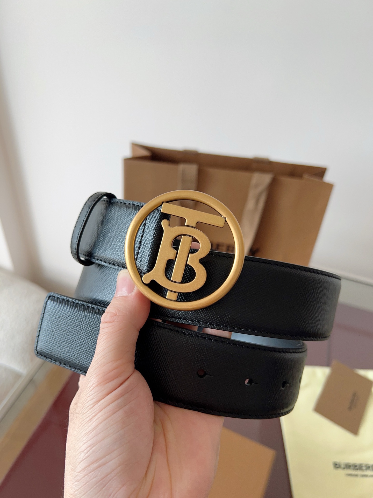 Burberry 博柏利英国原厂皮料黑色全皮