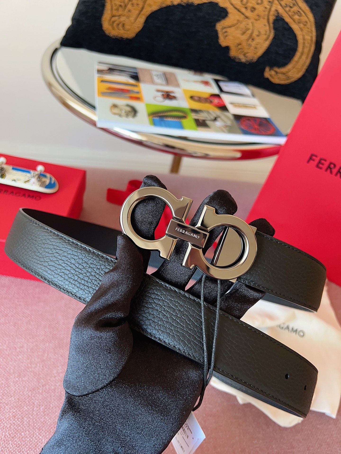 Ferragamo 菲拉格慕，代 五金-nfc芯片版3.5厘米 590¥