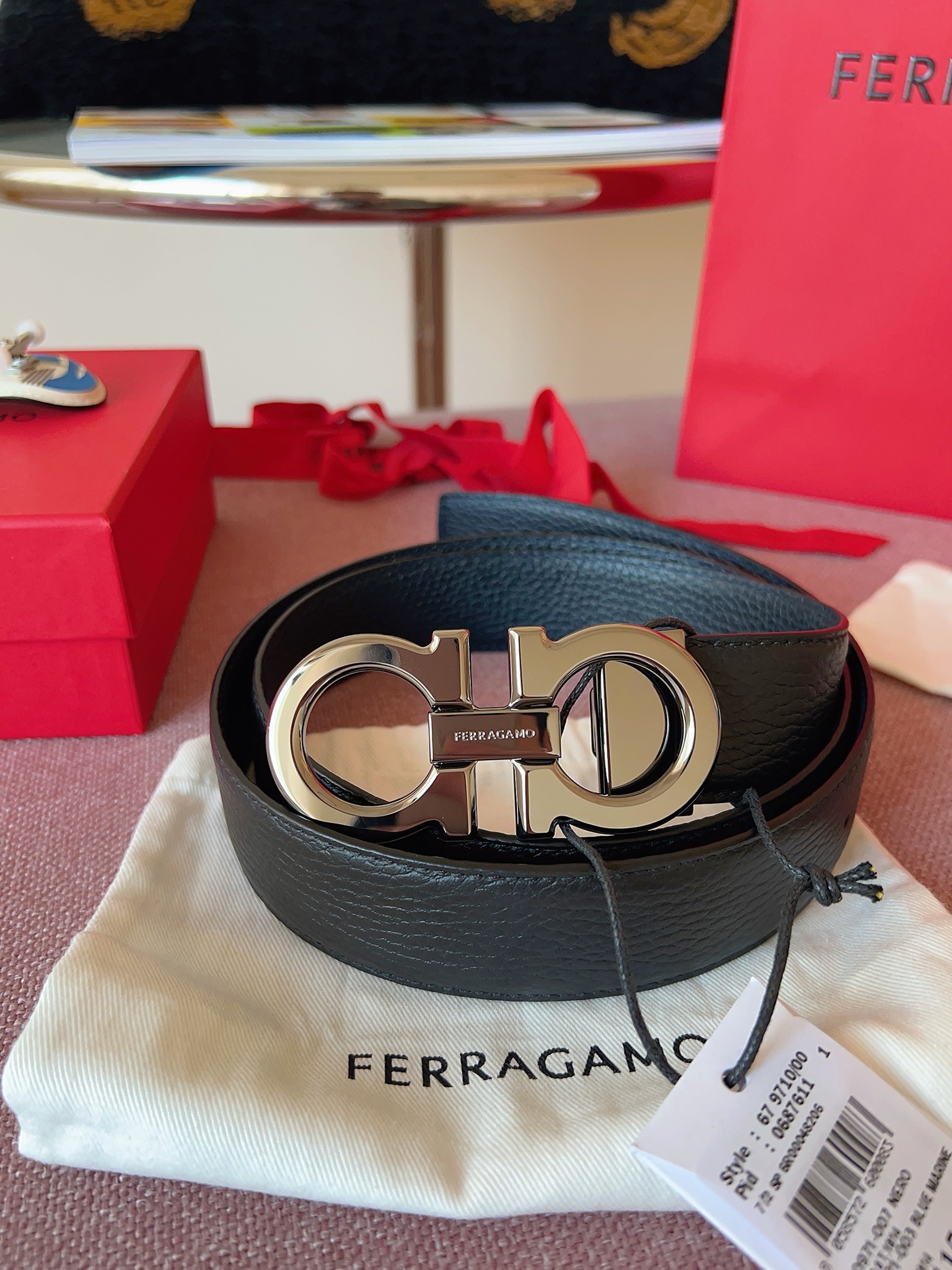 Ferragamo 菲拉格慕，代 五金-nfc芯片版3.5厘米 590¥