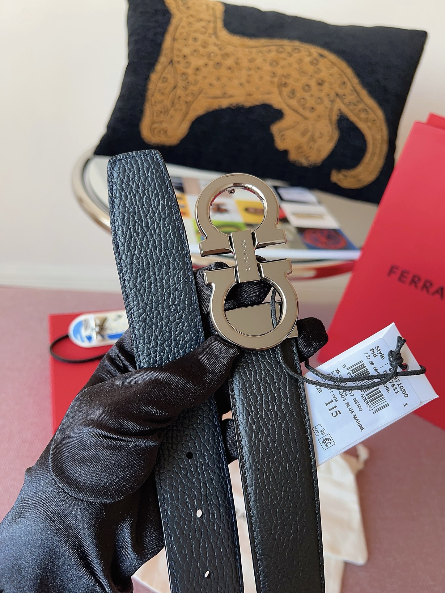 Ferragamo 菲拉格慕，代 五金-nfc芯片版3.5厘米 590¥