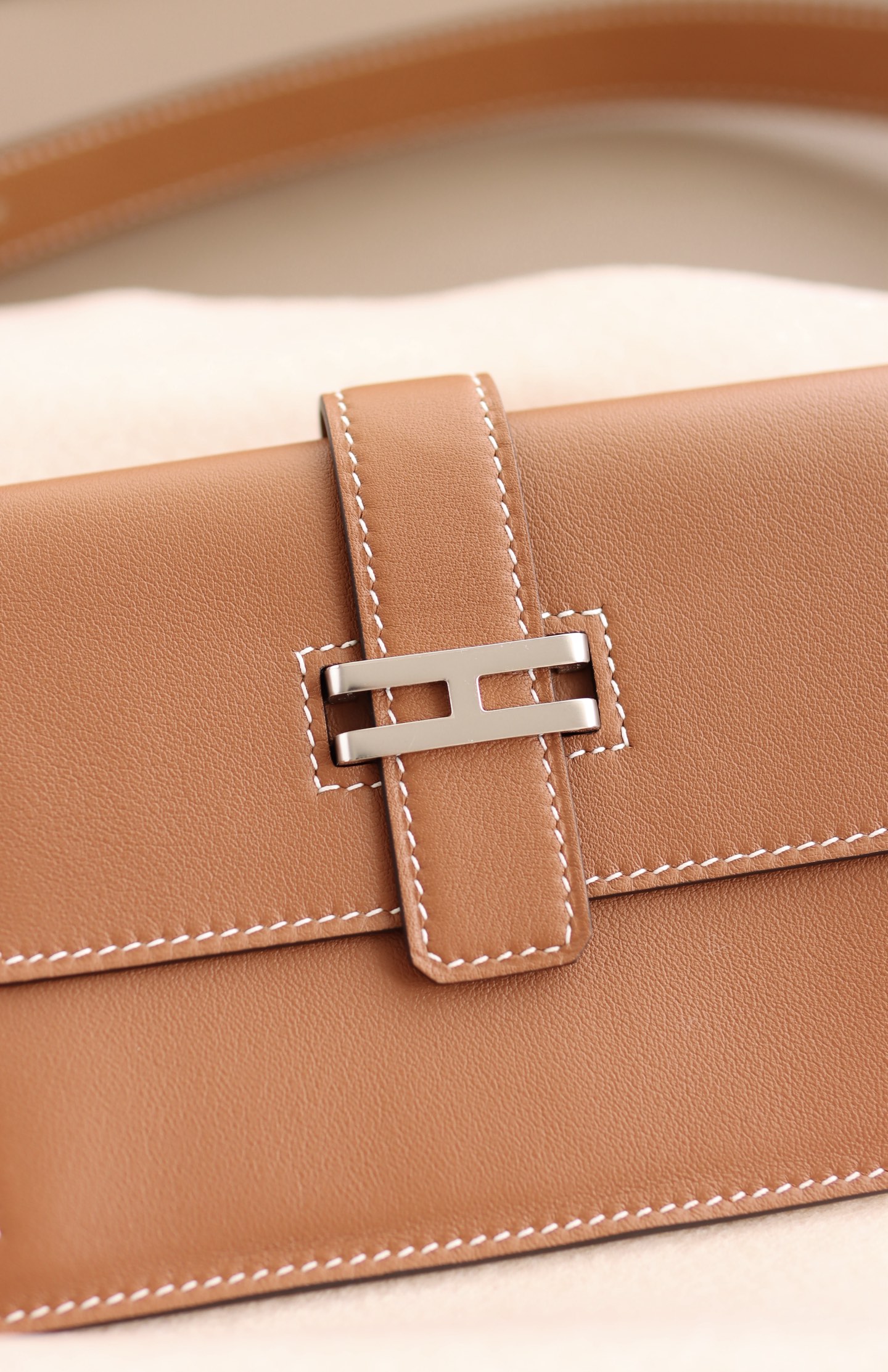 Hermès 宽 2.4cm · HERMES爱马仕 纯手工 Pocket 24～腰带/尺寸可以放入Max大号手机、口红 、证件、护照除了当～腰包也可以当斜挎～胸包来背/M号皮革大约是28—31吋