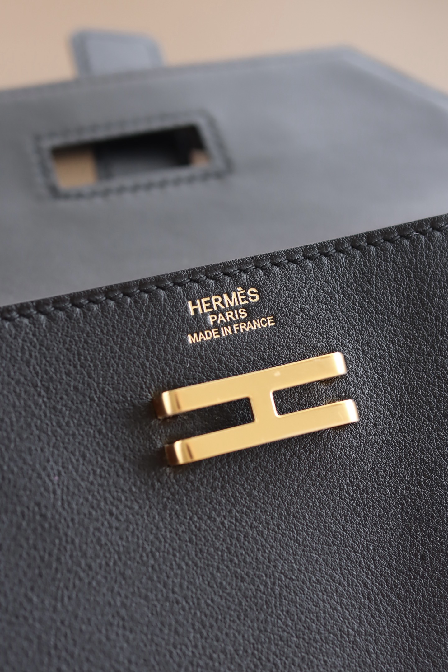 Hermès 宽 2.4cm · HERMES爱马仕 纯手工 Pocket 24～腰带/尺寸可以放入Max大号手机、口红 、证件、护照除了当～腰包也可以当斜挎～胸包来背/M号皮革大约是28—31吋