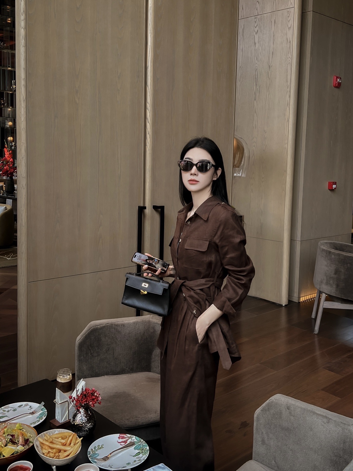 “High-End Women’s Fashion: Stylish Vintage Suit with Multi-Pocket Belts” - 图片 5