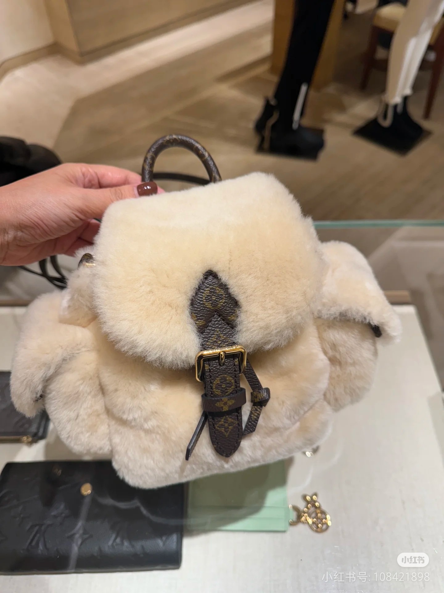 [Backpacks]This little backpack really needs to be rushed Soft and super cute
