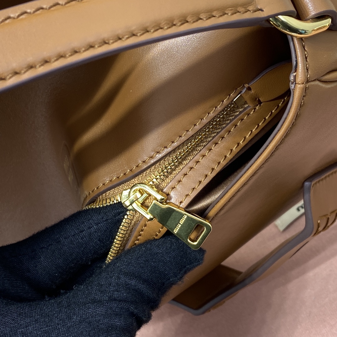Miu Miu 5BD270 cognac color detail