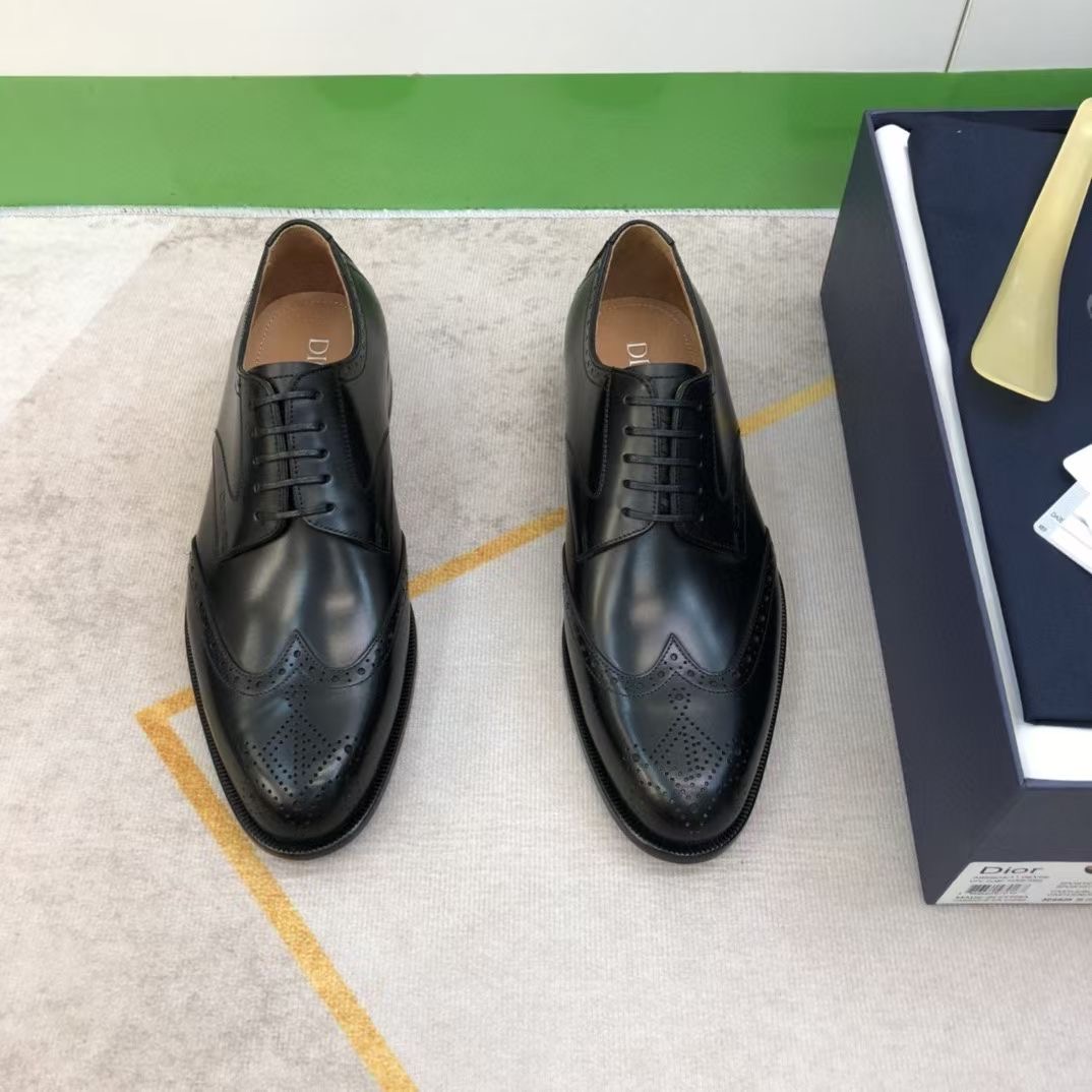 NO:604376,Top quality!  【DiO＊】Dior formal leather shoes!  Pure and high quality can be compared!  Fabric Original calfskin!  Calfskin lining with tree paste leather!  Goodyear handmade!  All series of genuine leather soles!  39-44, (5-10)!  38,45 customized!  ,,dior,dior,cowhide19860909顶尖品质！【DiO＊】迪奥 正装皮鞋！纯正高品质可11比较！面料原版小牛皮！内里小牛皮配树膏皮！固特异手工款！全系真皮注朔大底！39一44,(5－10）！38,45定做！,,dior,dior,cowhide,Men's shoes