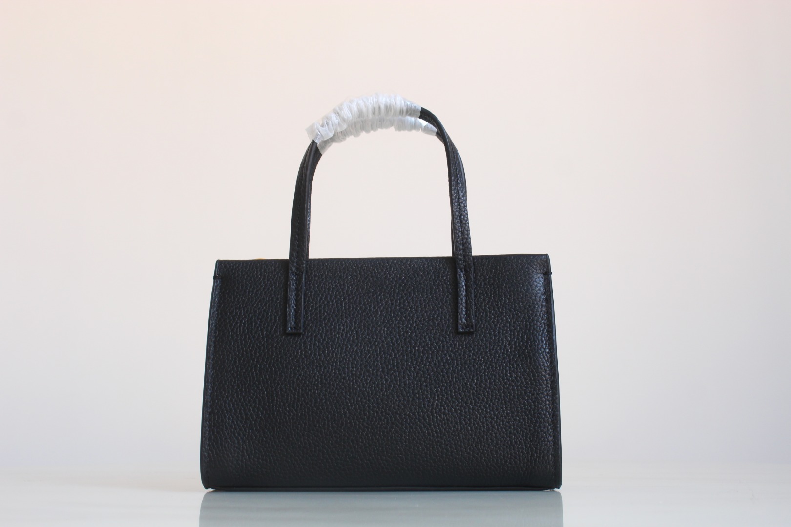 Tory Burch ～Tory Burch新款blake系列迷你托特包 荔枝纹头层牛皮 厚实舒适的手感