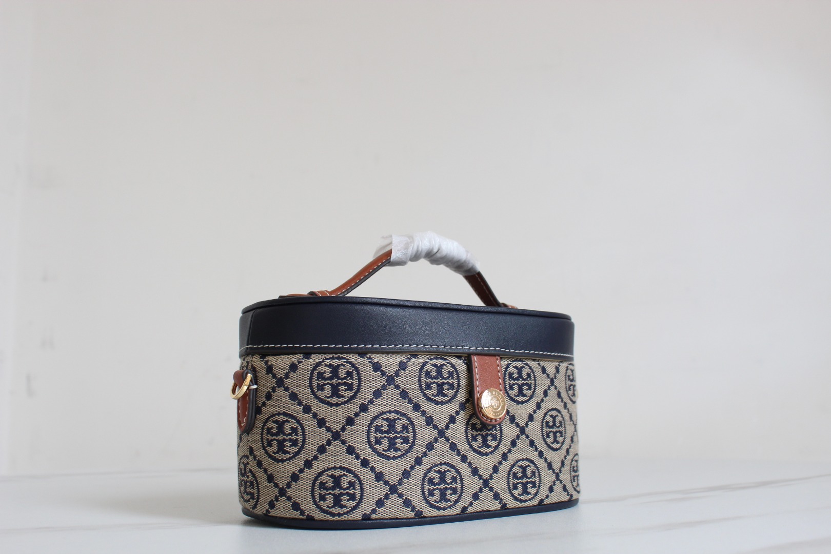 Tory Burch ～ToryBurch新款老花餐盒包 Tmonogram迷你化妆盒子包 配有可拆卸调节长肩带