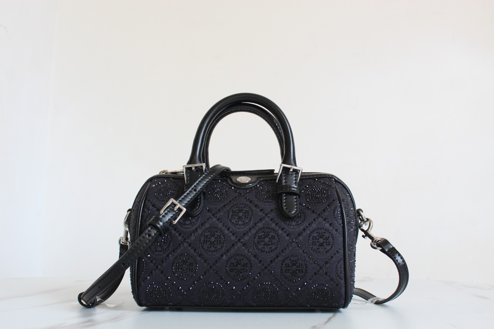 Tory Burch ～ToryBurch蛇年限定 耀夜钻石 枕头包 全新迷你酒桶包廓形 手工刺绣 可单肩斜挎手提
