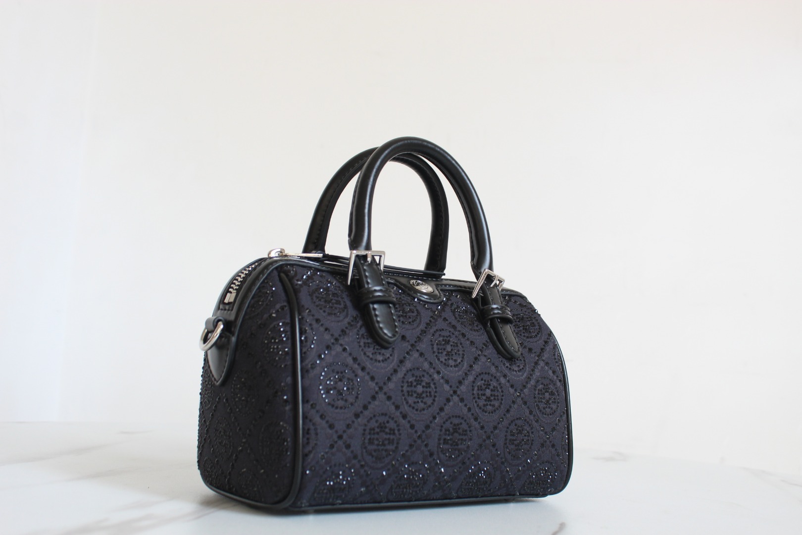 Tory Burch ～ToryBurch蛇年限定 耀夜钻石 枕头包 全新迷你酒桶包廓形 手工刺绣 可单肩斜挎手提