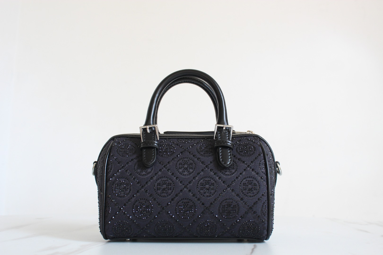 Tory Burch ～ToryBurch蛇年限定 耀夜钻石 枕头包 全新迷你酒桶包廓形 手工刺绣 可单肩斜挎手提