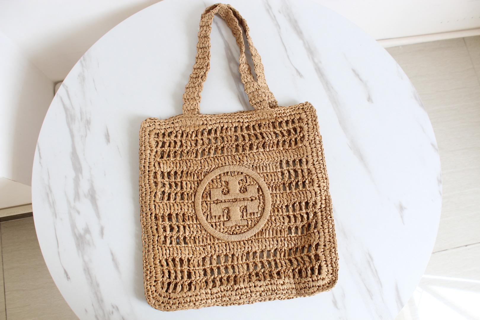 Tory Burch ToryBurch新款手提编织Ella托特包 体现设计师对编织提篮的热爱 精选手工钩编制成