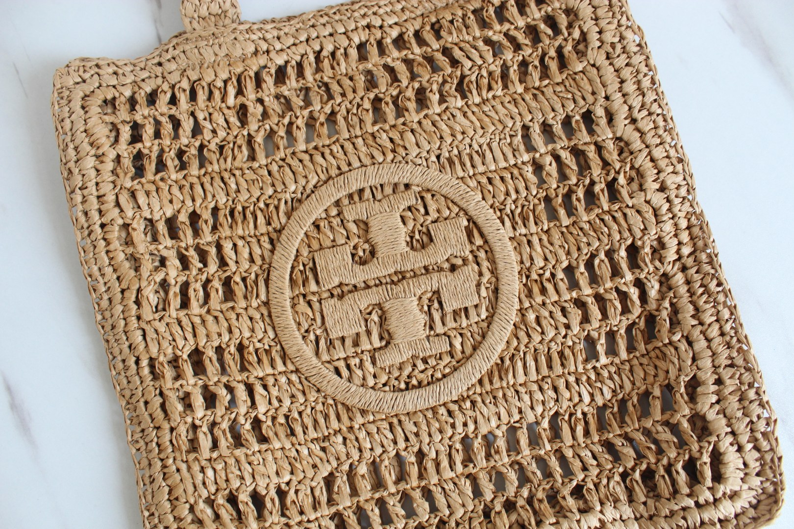 Tory Burch ToryBurch新款手提编织Ella托特包 体现设计师对编织提篮的热爱 精选手工钩编制成