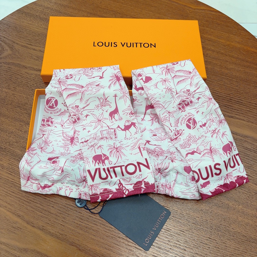 配包装LouisVuitton路易威登专柜夏季新款冰袖火爆时尚不论送人或者自己用都是极好的拥有它让你在这