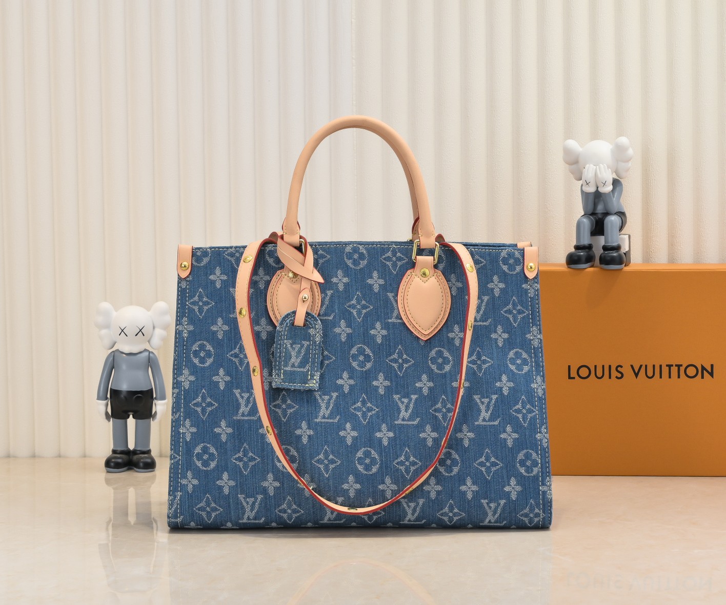 Top Grade Louis Vuitton LV Onthego New
 Tote Bags Canvas Cowhide Denim