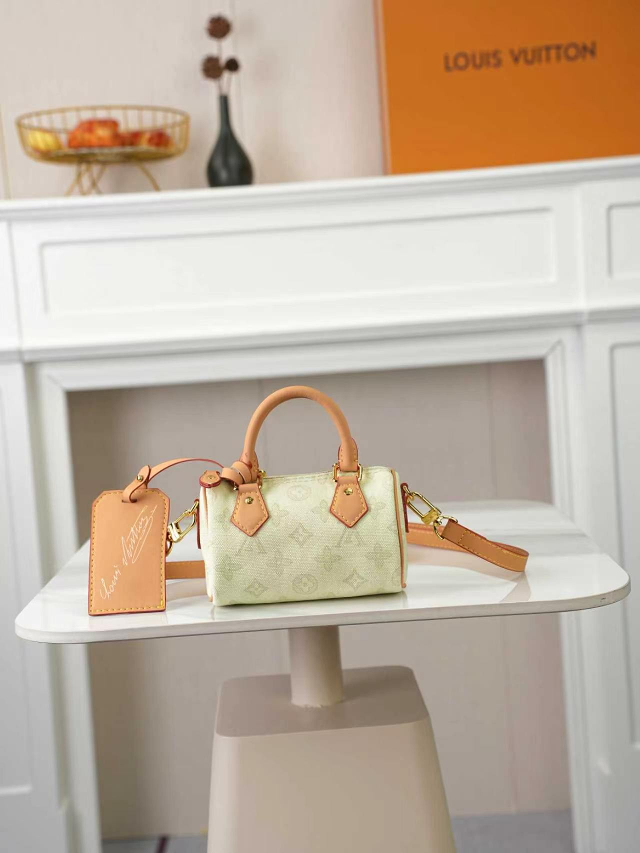 Louis Vuitton Handbag M28323 12123