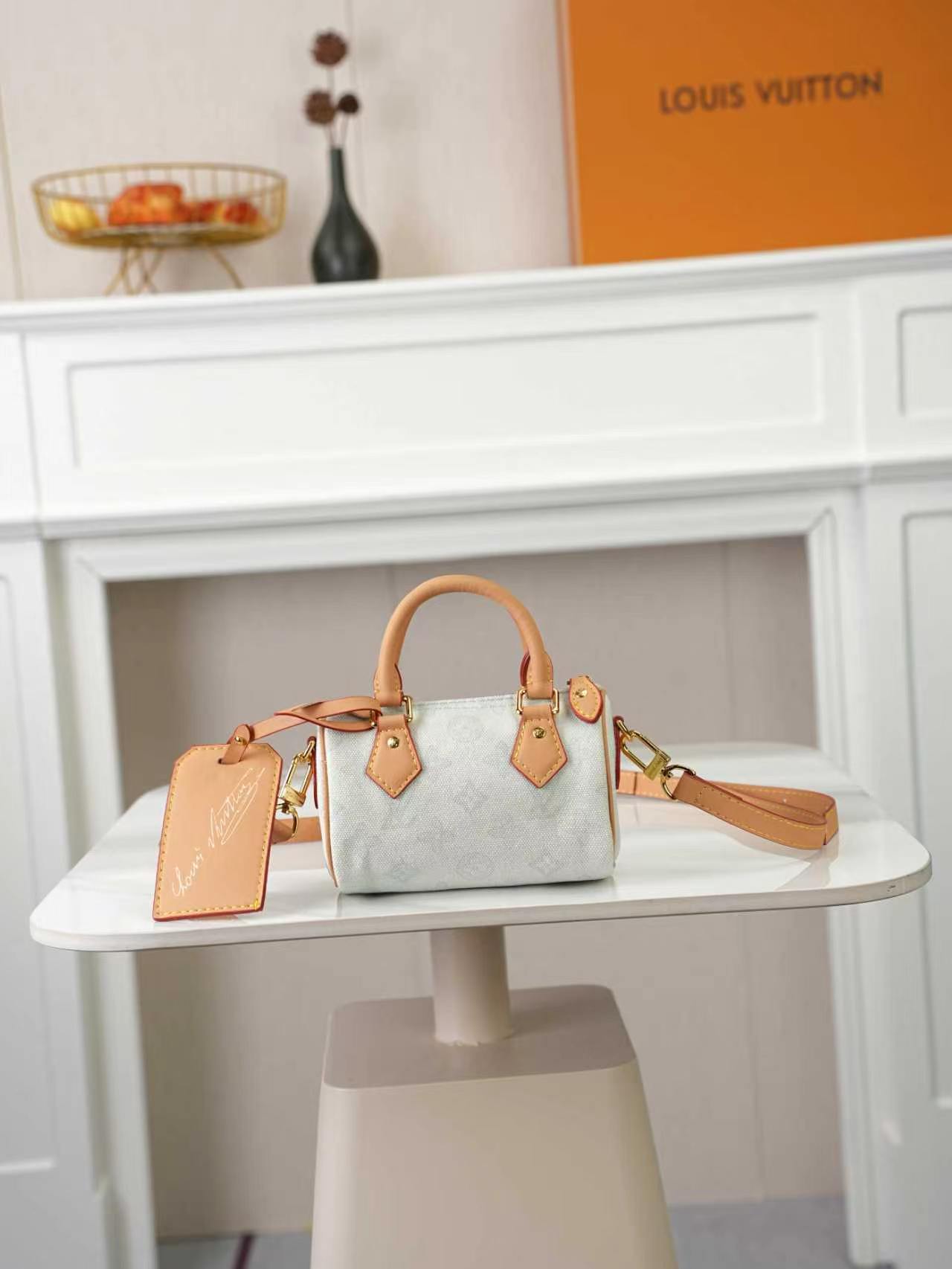 Louis Vuitton Handbag M28323 12122