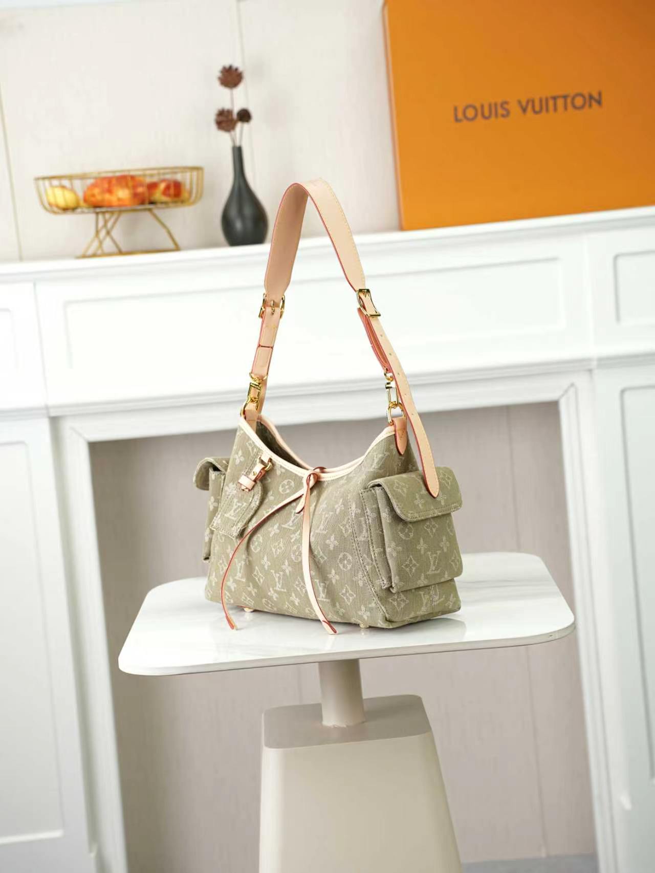 Alternative view of Handbag M46203 12119