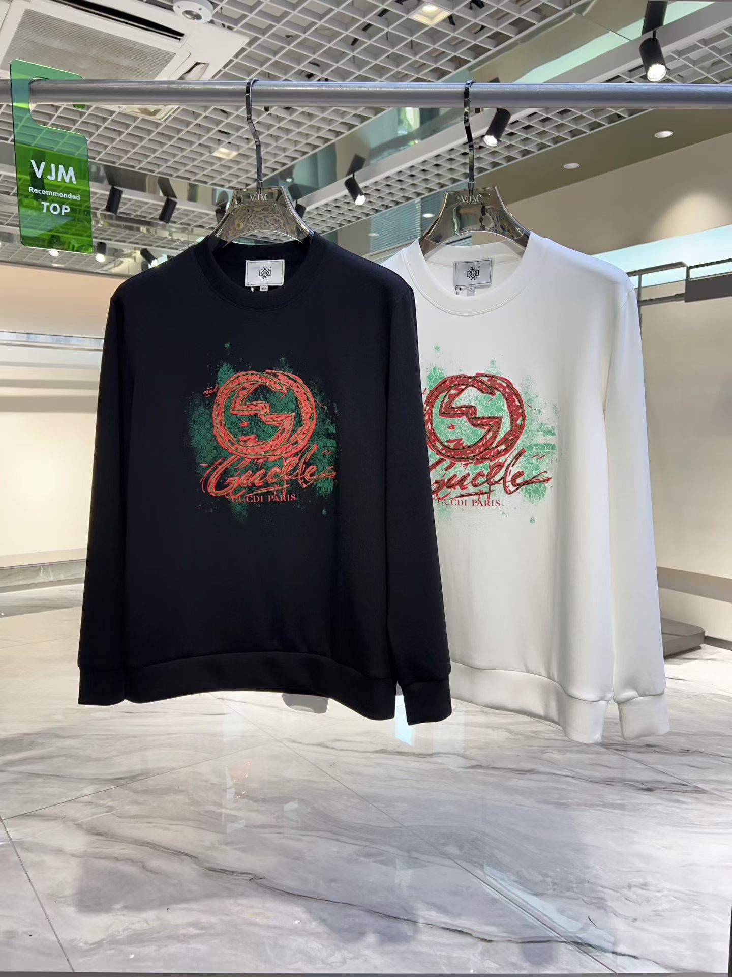 NO:547599,Guc*I 2025 autumn and winter new men's round neck pullover sweatshirts. High-end office buildings, heavyweight stunning items, high street mix and match tone, eye-catching and powerful work, unique craftsmanship on the chest, rich visual effects. Italian customer-supplied high-strength sweatshirts customized fabric, excellent drape, and strong gloss bring a strong texture. Italian slim tailoring, super good fashionable and stylish inside and outside, giving men the most exquisite dress. Color picture and color Size M-3XL, up to 190 catties., gucci, hoodie, sweatshirts, alexander wang19860909Guc*I 古*奇 2025 秋冬新款男士圆领套头卫衣.写字楼高端货品,重磅级尤物单品,高街混搭腔调有味,吸睛有力之作,胸前独特工艺制作图案,视觉效果丰富.意大利客供高股卫衣定制面料,垂感极佳,光泽度带来强烈的质感,意式修身剪裁,超好的时髦内外兼搭单品,给予男人最精致打扮.颜色图色 尺码M-3XL,最大可穿到190斤.,,gucci,hoodie,sweatshirts,alexander wang,Men's clothing