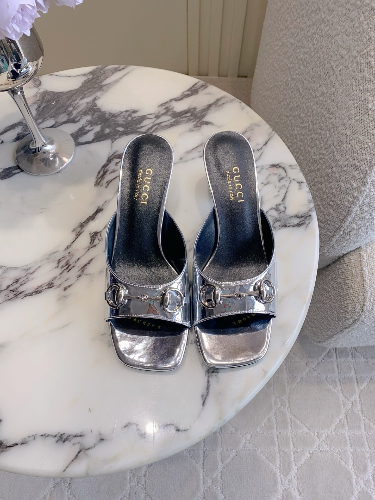 NO:816536,Gucc* new high-heeled sandals, classic horsebit decoration, versatile and durable, the upper leg will become longer in seconds, sheepskin/cloth upper, sheepskin lining, Italian genuine leather outsole, heel height 5cm, size 35-39 (40 41 42 customized), high-heeled shoes, gucci, high heels, slippers, sheepskin, Leather soles19860909Gucc*新款高跟凉拖鞋 经典马衔扣装饰百搭耐看 上脚秒变大长腿 鞋面羊皮/布面 内里垫脚羊皮 意大利真皮大底 跟高5cm 尺码35-39（40 41 42定做）,高跟鞋拖鞋,gucci,high heels,slippers,sheepskin,Leather soles,Women's Shoes