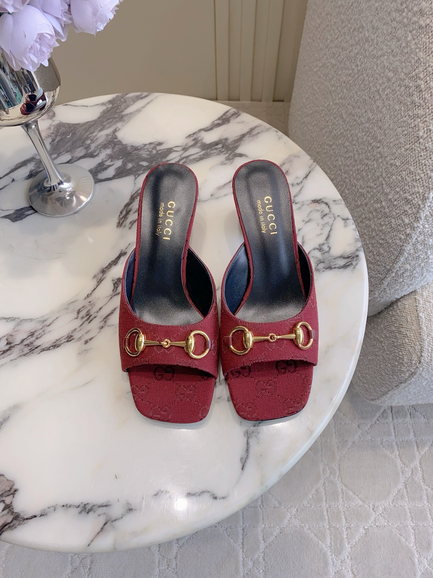 NO:816521,Gucc* new high-heeled sandals, classic horsebit decoration, versatile and durable, the upper leg will become longer in seconds, sheepskin/cloth upper, sheepskin lining, Italian genuine leather outsole, heel height 5cm, size 35-39 (40 41 42 customized), high-heeled shoes, gucci, high heels, slippers, sheepskin, Leather soles19860909Gucc*新款高跟凉拖鞋 经典马衔扣装饰百搭耐看 上脚秒变大长腿 鞋面羊皮/布面 内里垫脚羊皮 意大利真皮大底 跟高5cm 尺码35-39（40 41 42定做）,高跟鞋拖鞋,gucci,high heels,slippers,sheepskin,Leather soles,Women's Shoes