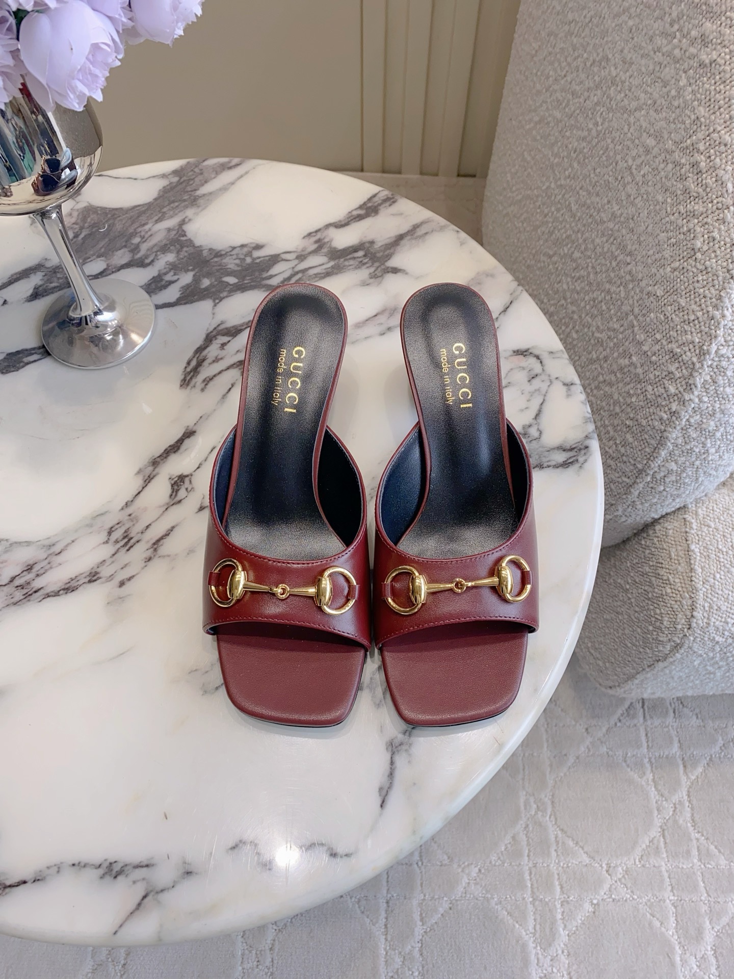 NO:816538,Gucc* new high-heeled sandals, classic horsebit decoration, versatile and durable, the upper leg will become longer in seconds, sheepskin/cloth upper, sheepskin lining, Italian genuine leather outsole, heel height 5cm, size 35-39 (40 41 42 customized), high-heeled shoes, gucci, high heels, slippers, sheepskin, Leather soles19860909Gucc*新款高跟凉拖鞋 经典马衔扣装饰百搭耐看 上脚秒变大长腿 鞋面羊皮/布面 内里垫脚羊皮 意大利真皮大底 跟高5cm 尺码35-39（40 41 42定做）,高跟鞋拖鞋,gucci,high heels,slippers,sheepskin,Leather soles,Women's Shoes