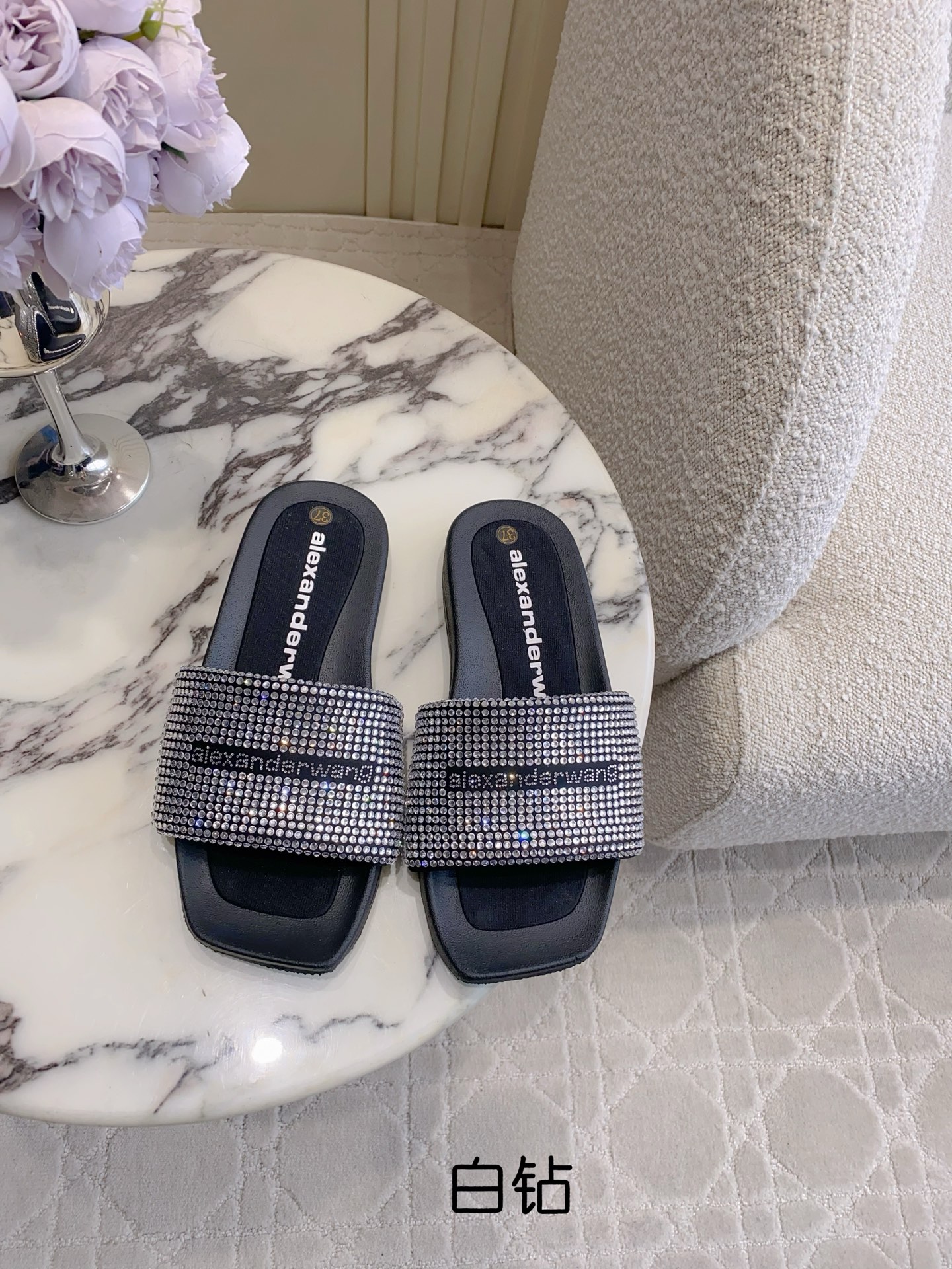 NO:788406,Thin sole, thick sole, Alexander Wan*'s new thick-soled rhinestone slippers, bling bling, delicate and sparkling, the stars on the Milky Way wear on your feet, super noble no matter you wear it, the square toe design modifies the foot shape, and it is effortless to wear it with a sense of luxury. The upper is imported with super flash Swarovski rhinestones. Original molded outsole, thick sole 8cm, size 35-39 (custom-made in 40), slippers, alexander wang, swarovski, slippers19860909薄底 厚底 Alexander Wan*大王新款厚底水钻拖鞋 bling bling精致闪耀 银河繁星穿脚上 随便一穿都超级显贵 方头设计修饰脚型 穿出高级感毫不费力 鞋面进口超闪施华洛世奇水钻 原版开模大底 厚底8cm 尺码35-39（40定做）,拖鞋,alexander wang,swarovski,slippers,Women's Shoes
