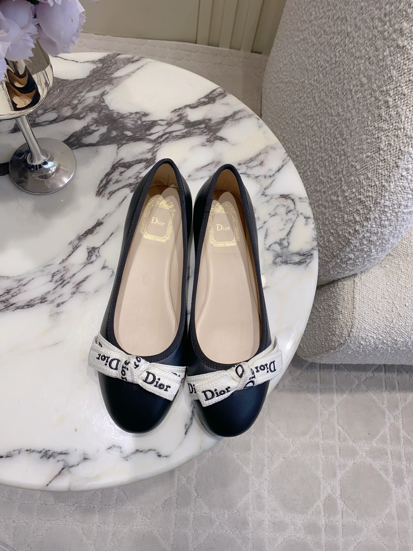 NO:787807,DIo*'s new webbed bow flats and ballet shoes are exquisite and cute. They are comfortable and easy to wear. They have a perfect fit on the feet. Super soft sheepskin on the upper. Sheepskin on the inside. Original customized webbing. Italian genuine leather outsole. Size 35-49 (customized 40 41 42), ballet shoes, dior, flats, sheepskin, Leather soles19860909DIo*新款织带蝴蝶结平底鞋芭蕾舞鞋 精致又乖巧 舒适好穿 上脚效果绝绝子 鞋面超软羊皮 内里垫脚羊皮 原版定制织带 意大利真皮大底 尺码35-49（40 41 42定做）,芭蕾舞鞋,dior,flats,sheepskin,Leather soles,Women's Shoes