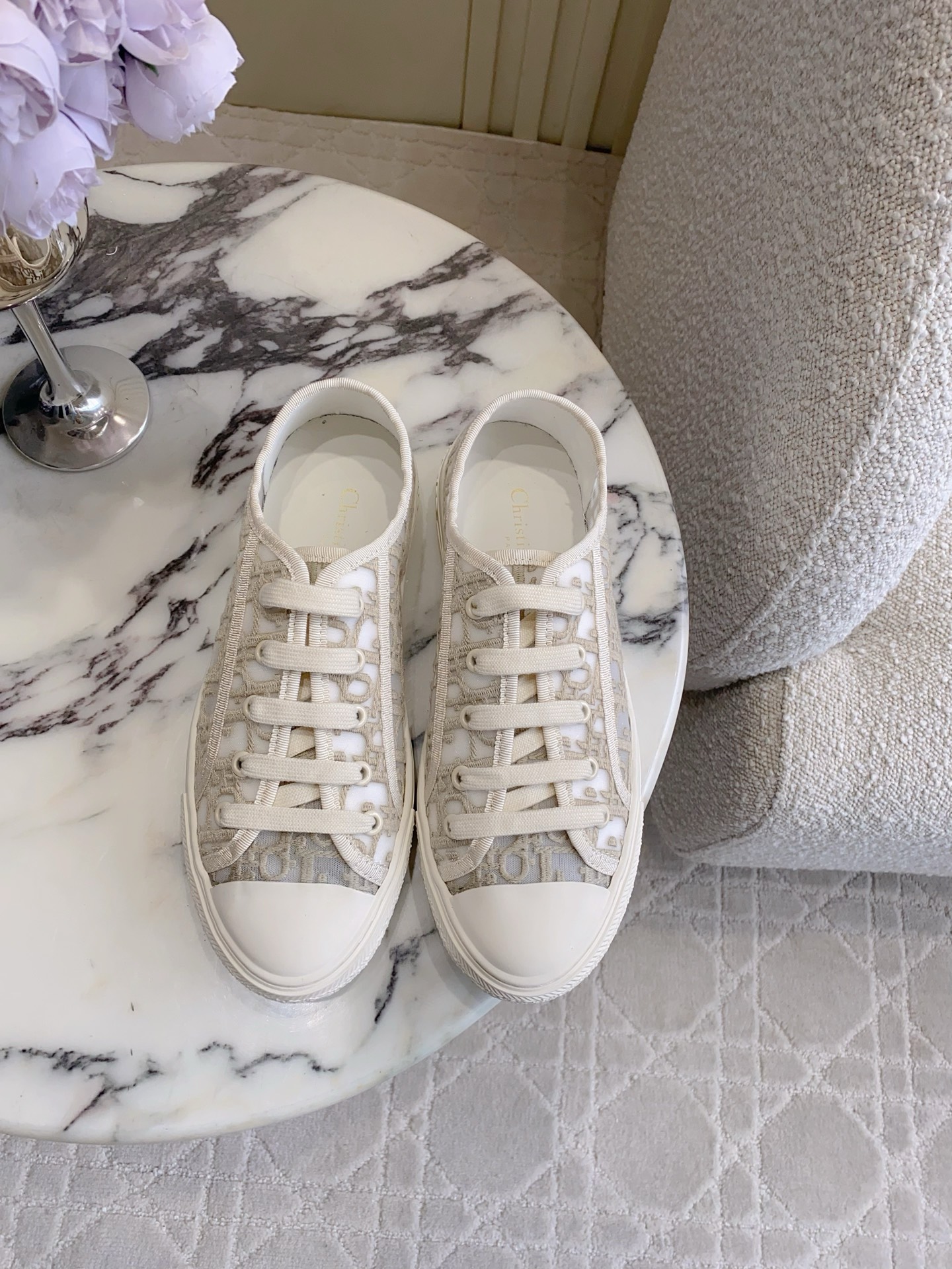 NO:788403,Thin sole Thick sole Dio* new mesh embroidered sneakers and casual shoes Full of brand logo texture Upgraded shoe shape to the ultimate foot feel Super beautiful This year's essential fashion item Fashionable and versatile Full of girly feel More than a little joy Original custom fabric embroidery Foot padding cowhide Original molded outsole Size 35-39 (40 41 custom-made), casual shoes/sports shoes, dior, sneakers, cowhide19860909薄底 厚底 Dio*新款网纱刺绣板鞋休闲鞋 品牌 logo质感满满 鞋型升级到极致脚感 超级美  今年必不可少的时尚单品 时髦又百搭 少女感十足 欣喜不止一点点 原版定制面料刺绣 垫脚牛皮 原版开模大底 尺码35-39（40 41定做）,休闲鞋/运动鞋,dior,sneakers,cowhide,Women's Shoes