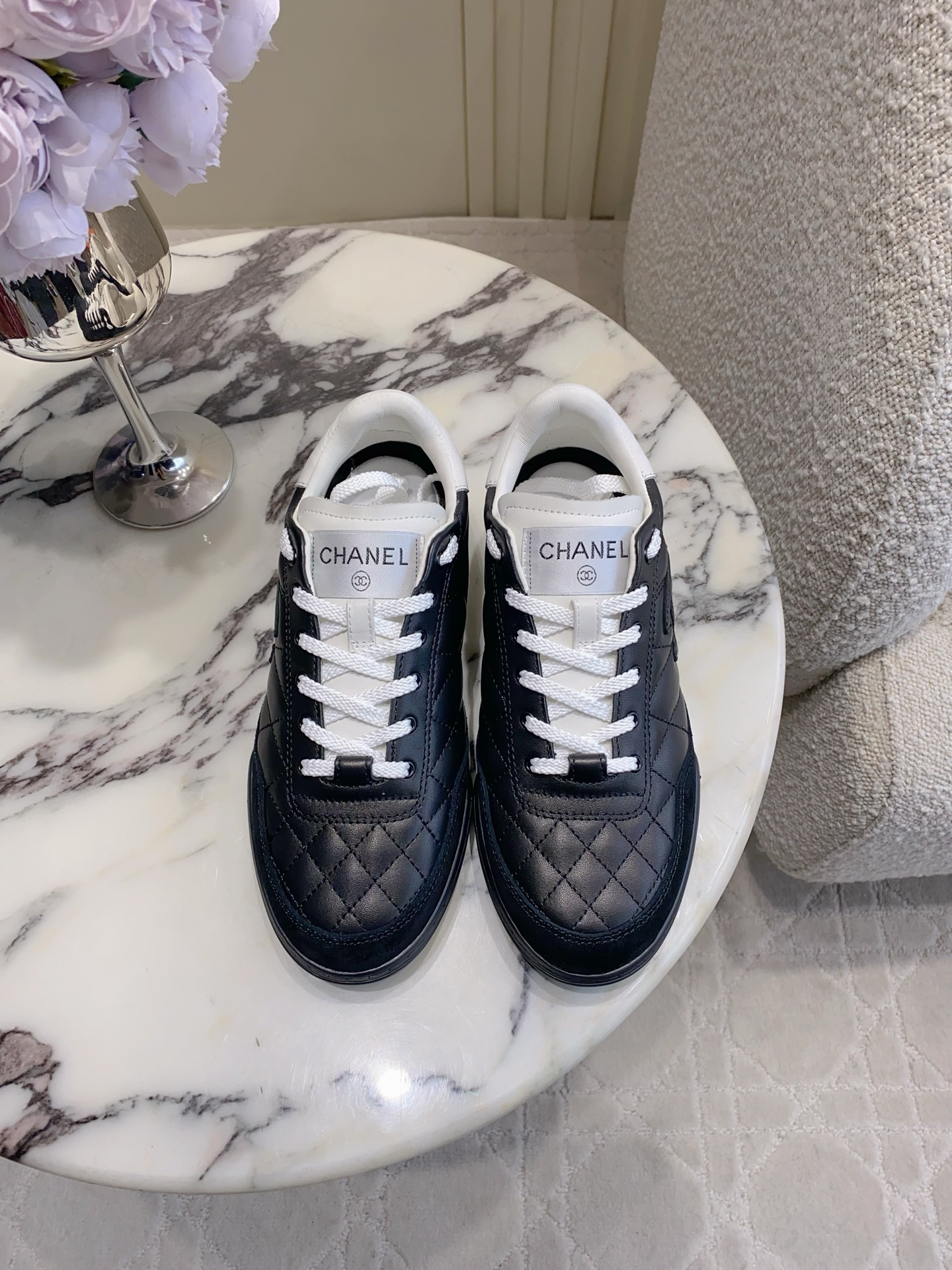 NO:901514,CHANE* new diamond pattern training shoes casual shoes, the collision of diamond pattern and lambskin, very chill and easy to match, classic color matching, super nice, upper calfskin, original molded outsole, size 35-39 (40 customized), casual shoes/sports shoes, chanel, sneakers, cowhide, sheepskin19860909CHANE*新款菱格德训鞋休闲鞋 菱格与小羊皮的碰撞 很chill好搭 经典配色超好看 鞋面小牛皮 原版开模大底 尺码35-39（40定做）,休闲鞋/运动鞋,chanel,sneakers,cowhide,sheepskin,Women's Shoes