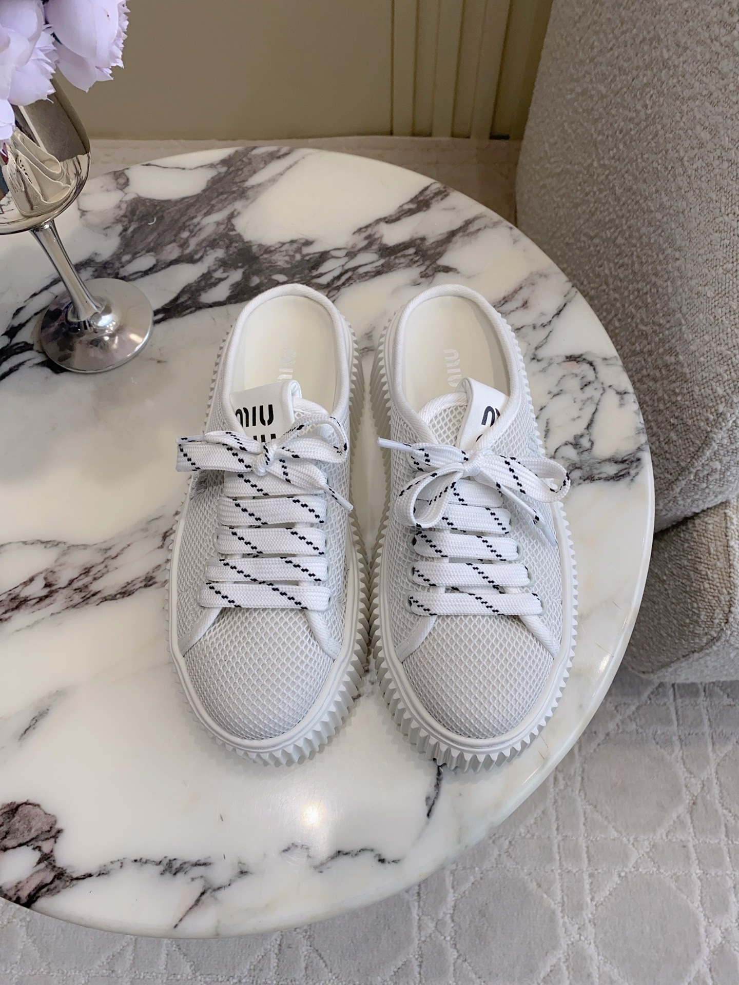 NO:788380,miu's new mesh thick-soled casual shoes and sneakers. Two layouts. They look so good on your feet. Close your eyes. Can be worn in various styles. Versatile and comfortable. Can be matched all year round. Sheepskin for feet. Original molded outsole. Sizes 35-39 (customized for 40), casual shoes/sports shoes, miumiu, sneakers, sheepskin19860909miu 新款网面厚底休闲鞋板鞋 两种版面 上脚太好看啦 闭眼入 各种穿搭都能驾驭 百搭又舒适 一年四季都能搭配 垫脚羊皮 原版开模大底 尺码35-39（40定做）,休闲鞋/运动鞋,miumiu,sneakers,sheepskin,Women's Shoes